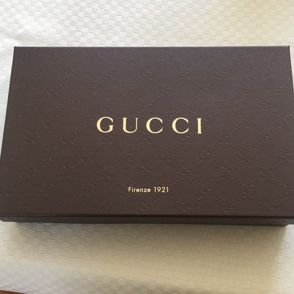 Gucci embossed crossbody - Picture 2 of 4